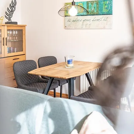 Dom wakacyjny Komplett Neu Ausgestattete Fuer 2 Personen - Mit Boxspringbett, Zwei Flat-tvs Und Parkplatz