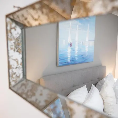 Komplett Neu Ausgestattete Fuer 2 Personen - Mit Boxspringbett, Zwei Flat-tvs Und Parkplatz