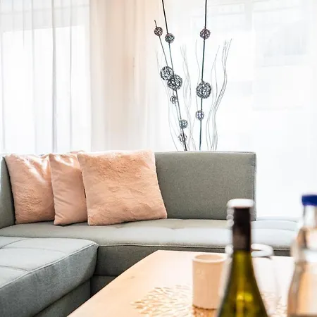 Dom wakacyjny Komplett Neu Ausgestattete Fuer 2 Personen - Mit Boxspringbett, Zwei Flat-tvs Und Parkplatz *